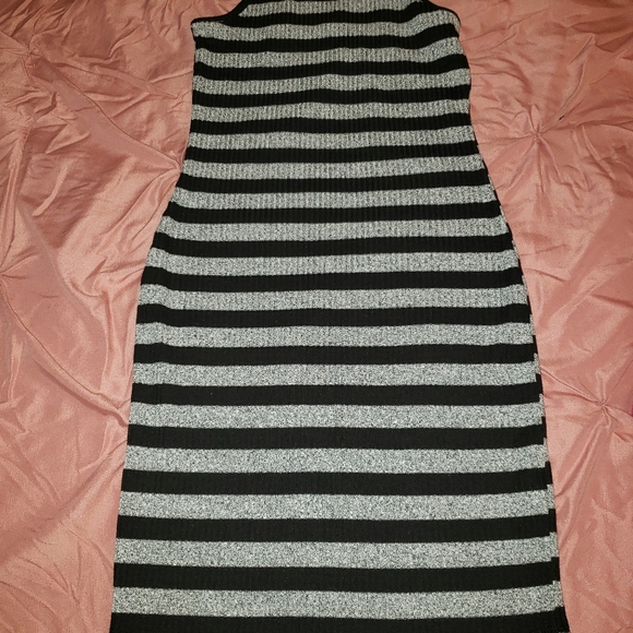 Dress - Picture 1 of 2